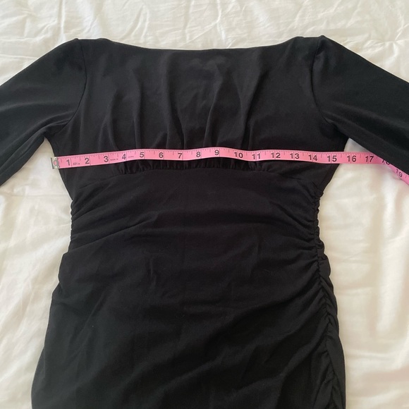 Susana Monaco Black Deep V-Neck Side Ruched Top in Black -SZ Medium - Picture 15 of 15